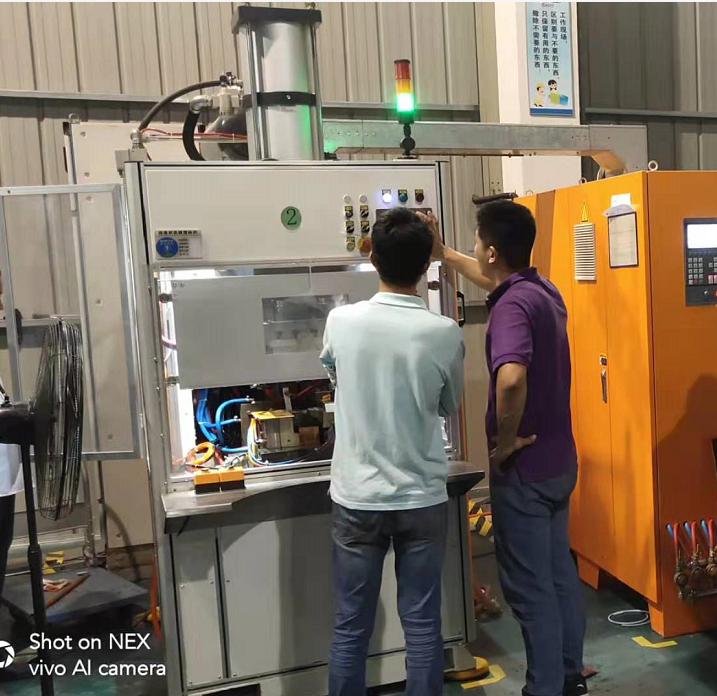 安嘉售后工程師給客戶現場培訓 安嘉售后工程師給客戶現場培訓