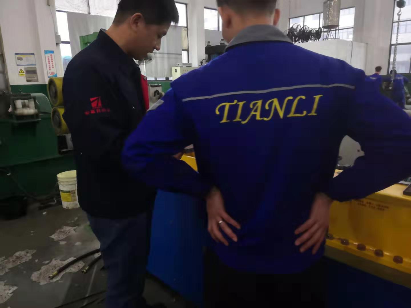 安嘉售后工程師給客戶現場培訓 安嘉售后工程師給客戶現場培訓