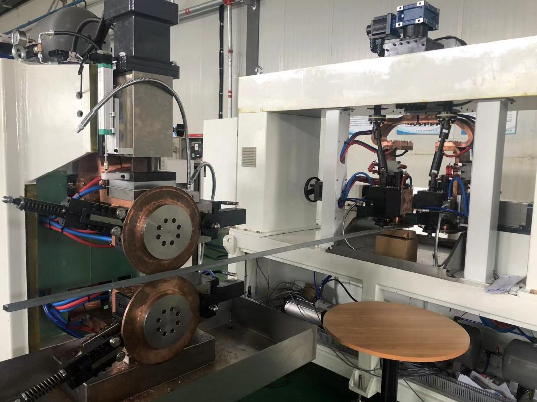 太陽能支架龍門縫焊機 太陽能支架龍門縫焊機